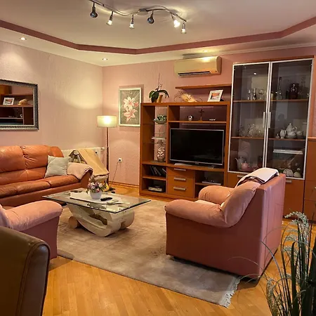 Adrijan Apartman *